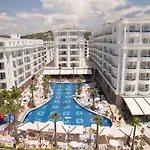 فندق Fafa Premium & 5*
