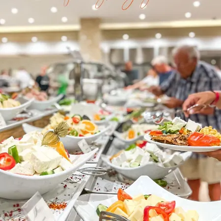 Fafa Premium & מלון