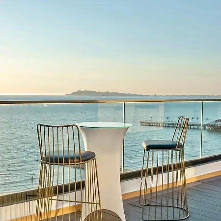 Fafa Premium & Hotel 5*