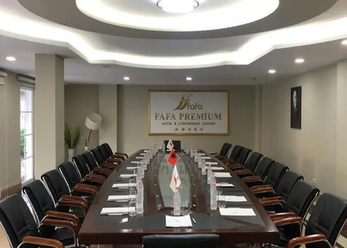 Отель Fafa Premium & Голем