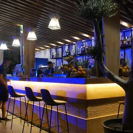 Fafa Premium & Hotel Golem (Tirana)