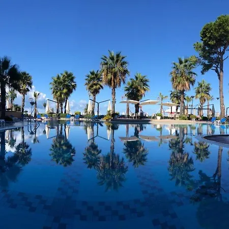 Fafa Premium & Hotel Golem (Tirana)